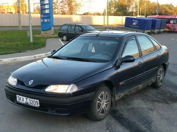 Лагуна 1995. Рено лагуна 1 1995. рено лагуна 1995 года. лагуна машина 1995г. болячки рено лагуна 1 1995г.
