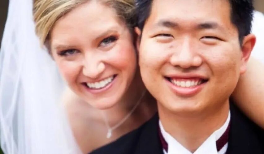 Супруг иностранец. Мужчина и женщина франция. Муж иностранец. Муж иностранец. Супруг иностранец.