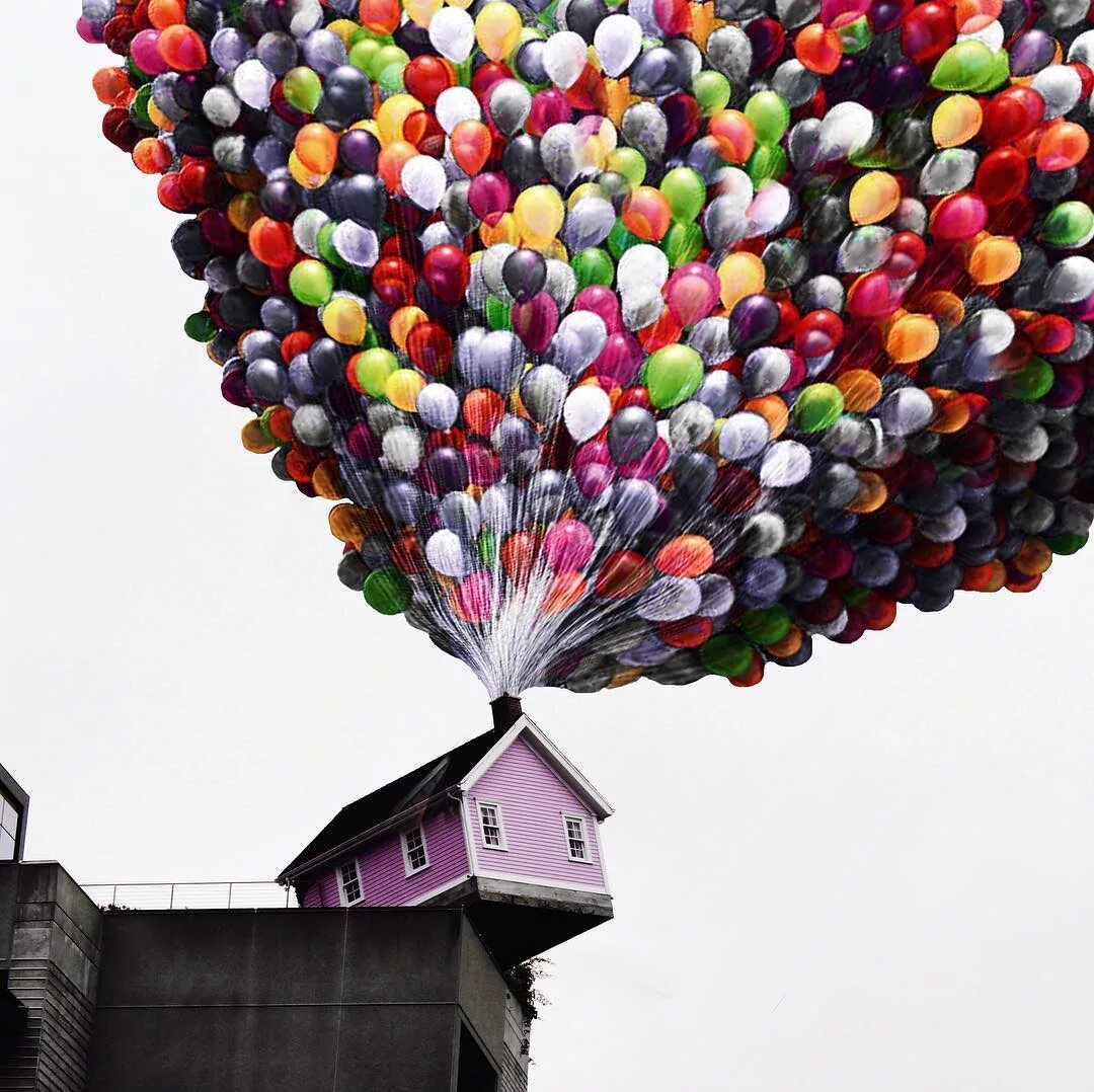 Дом на воздушных шариках. Воздушные шары. Воздушный шарик. Дом с шарами. Необычные воздушные шары.