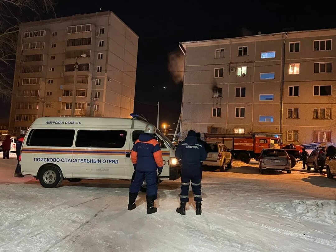 Пожар в Благовещенске. Новости Благовещенска. Новости Благовещенска сегодня. В Благовещенске в 5 утра возгорание в ТЦ острова. Позабыли 3 январь