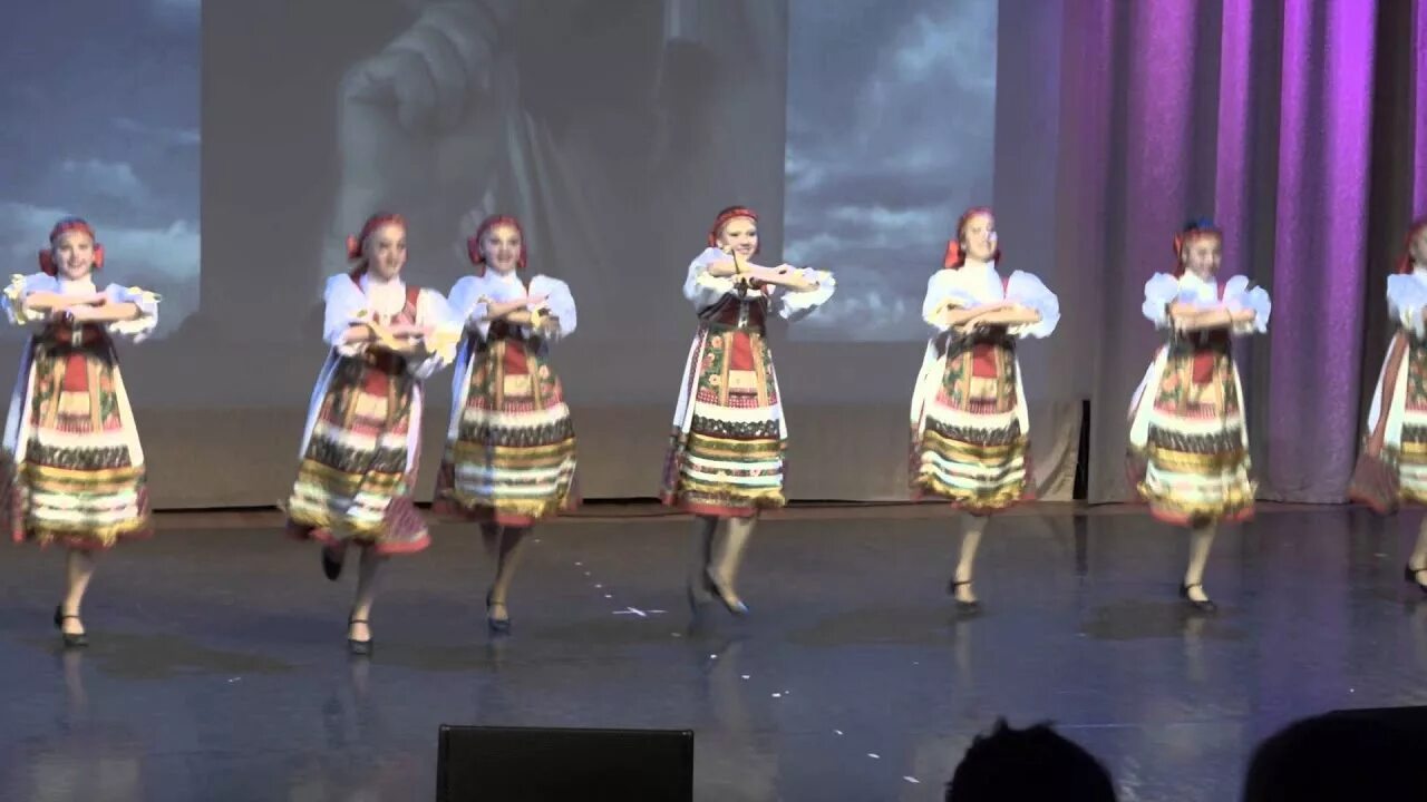 Калинка на ложках. Танец русские ложки. Танец русский народный с ложками. Ансамбль калинка москва. Игра на ложках в детском саду.