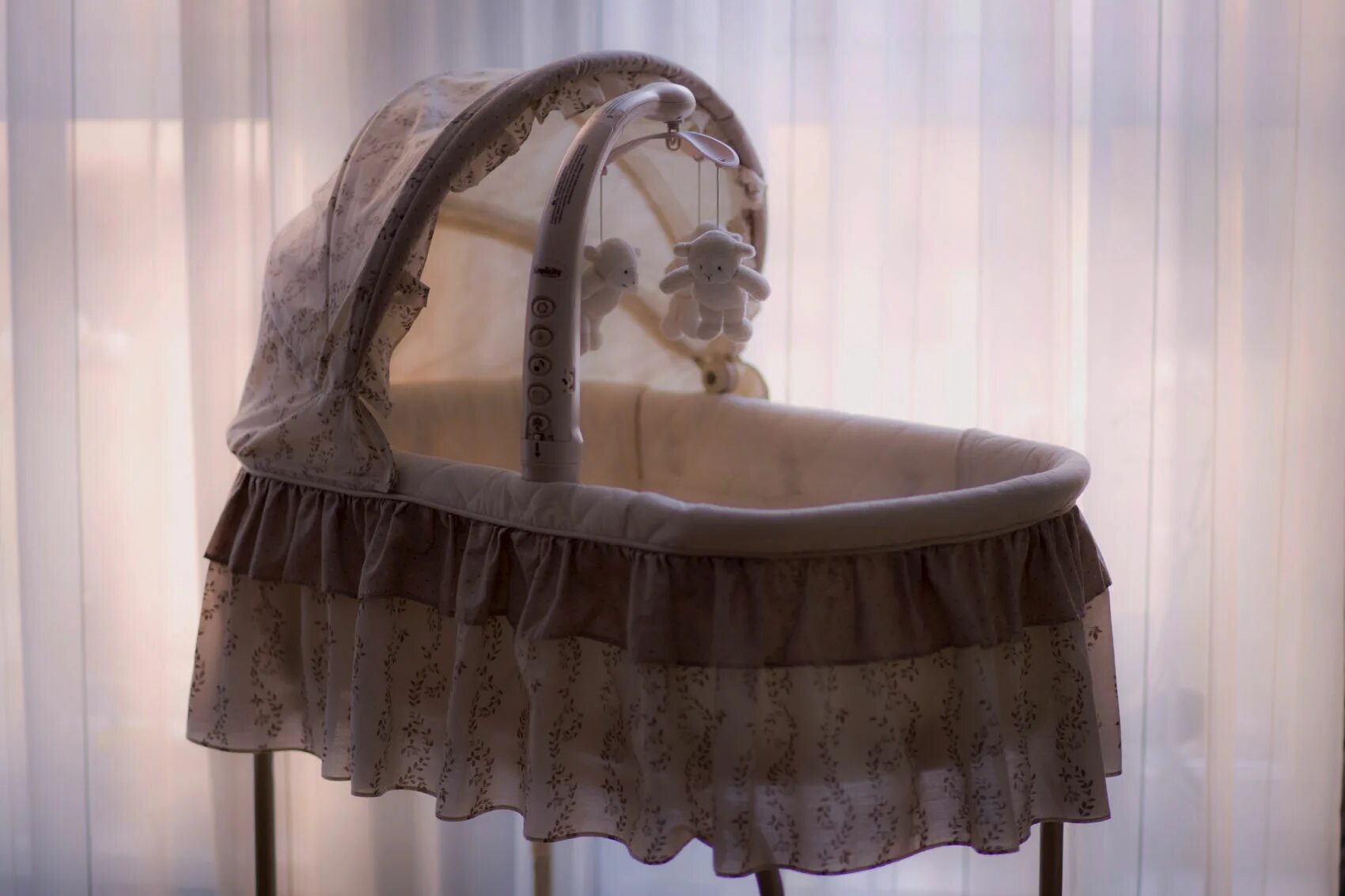 Показать люльку. Зыбка колыбель люлька 19 век. Колыбель Baby Bassinet. Ребенок в люльке. Красивые детские люльки.