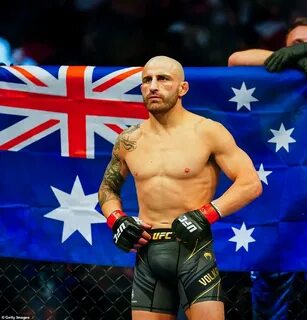 Alex Volkanovski Australian UFC champion reveals he’s moving his young.