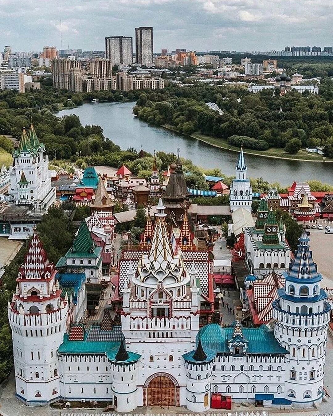 Кремлевская район. Измайловский Кремль Москва. Измайловский парк Кремль. Измайловский Кремль парк Измайлово. КРК «Кремль в Измайлово».