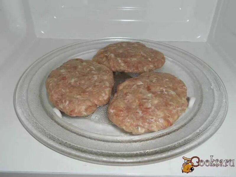 Котлеты. На сковороде было 11 котлет. Котлеты для микроволновки. Котлеты в пакете в микроволновке. Приготовить котлеты полуфабрикаты в микроволновке.