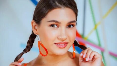 Ellie luna
