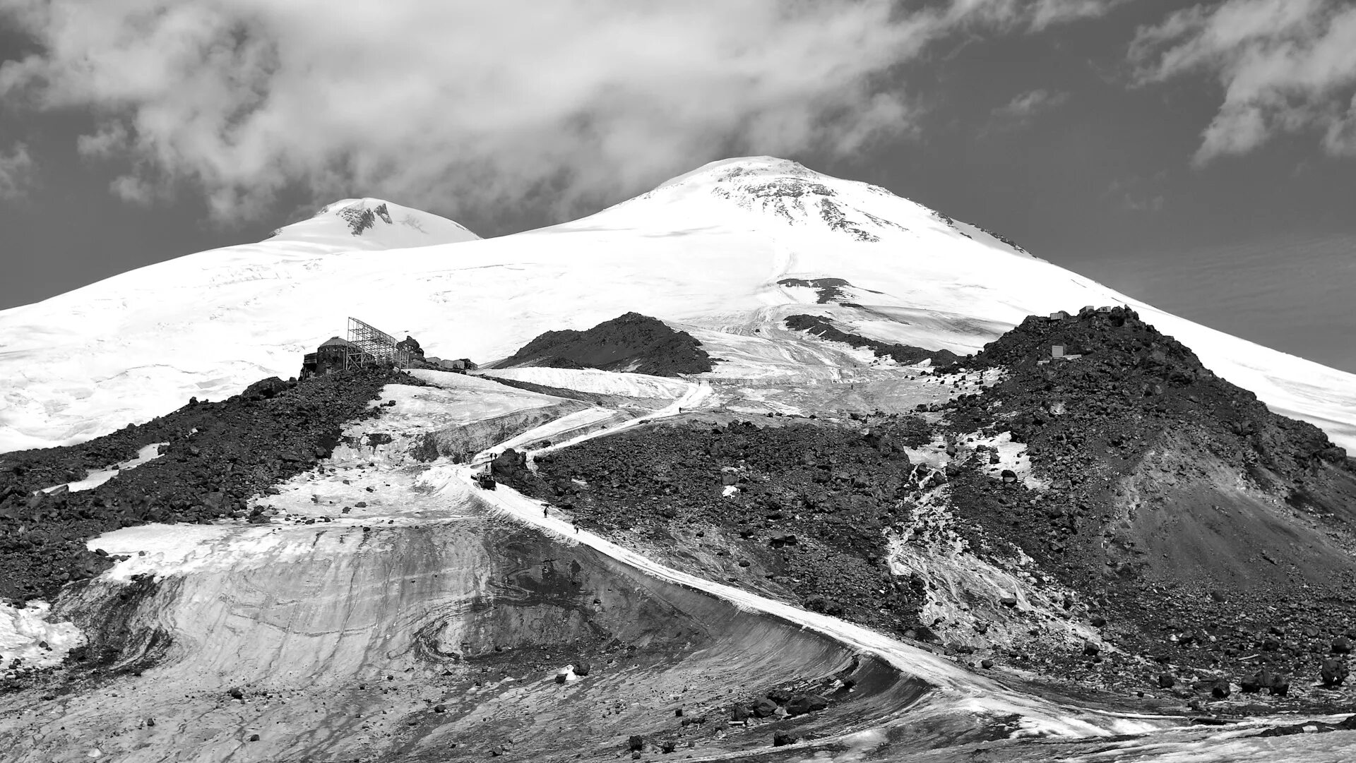 Эльбрус. Эльбрус эстетика 19:6. Горы чб. Черно белый эльбрус. Эльбрус черно.