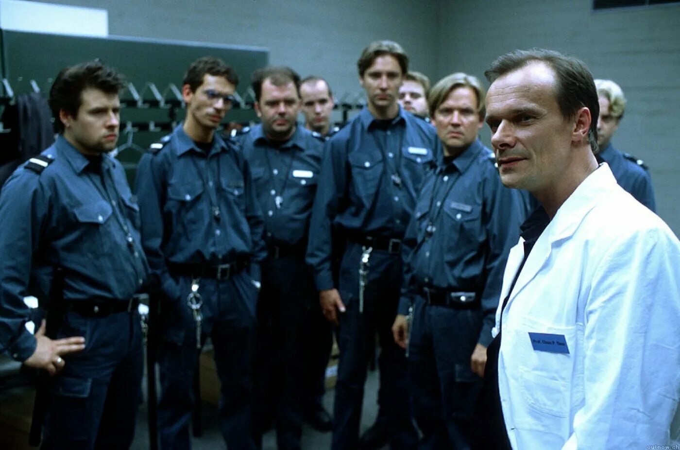 Вода вещество обычное необычное рисунок. Переживающие срезы. 22 эксперимента. 22 эксперимента. Реакции свинца с кислотами.