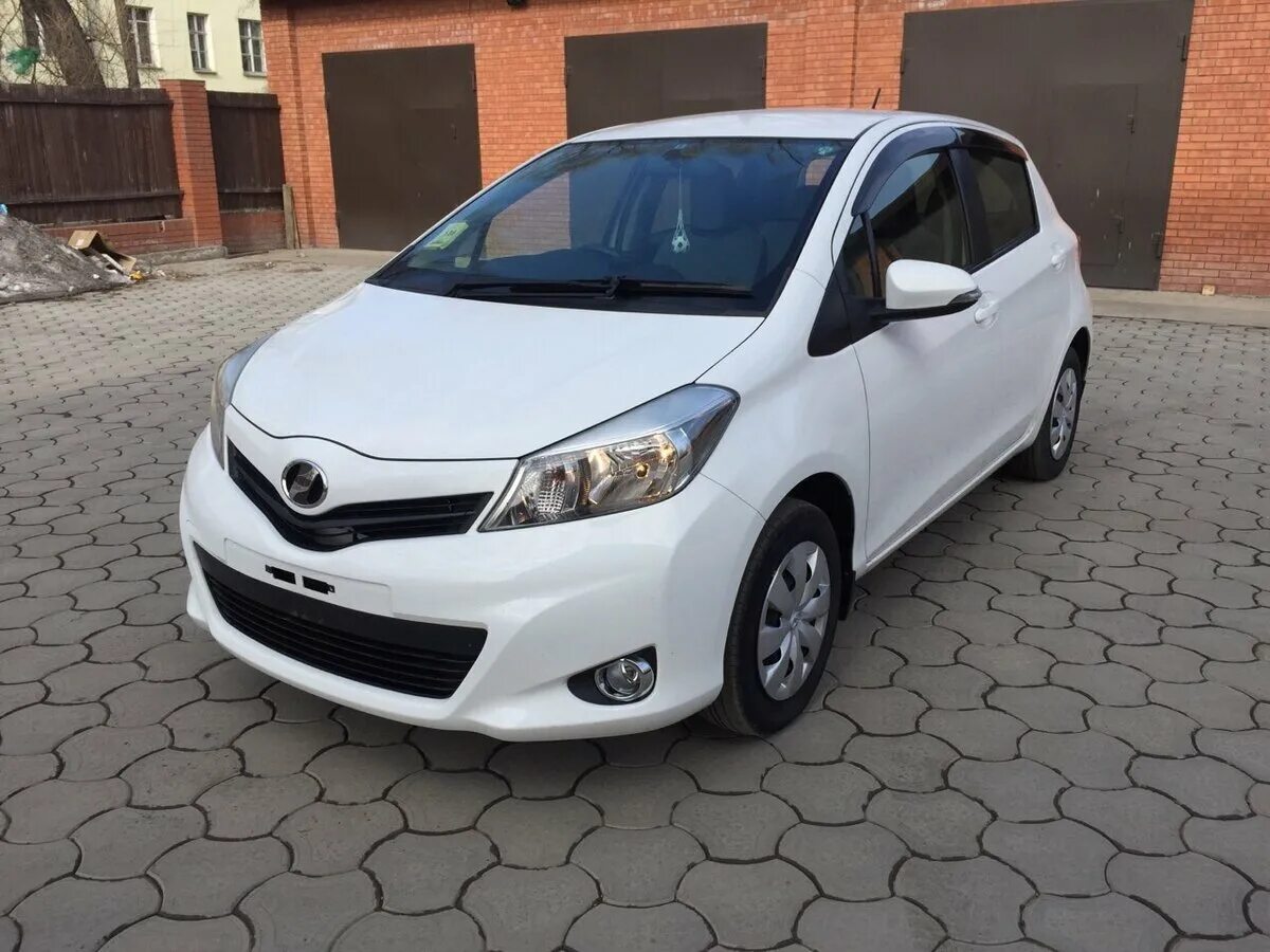 Toyota vitz (xp150). Toyota vitz 2013 1nr. тойота витц 2013 год. тойота витц 2013. витц 2013 фото.