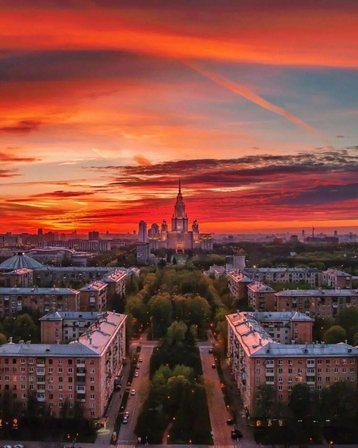 Когда закат в москве. Рассвет Пенза. Закат в Москве. Закат в городе. Красивый закат в городе.