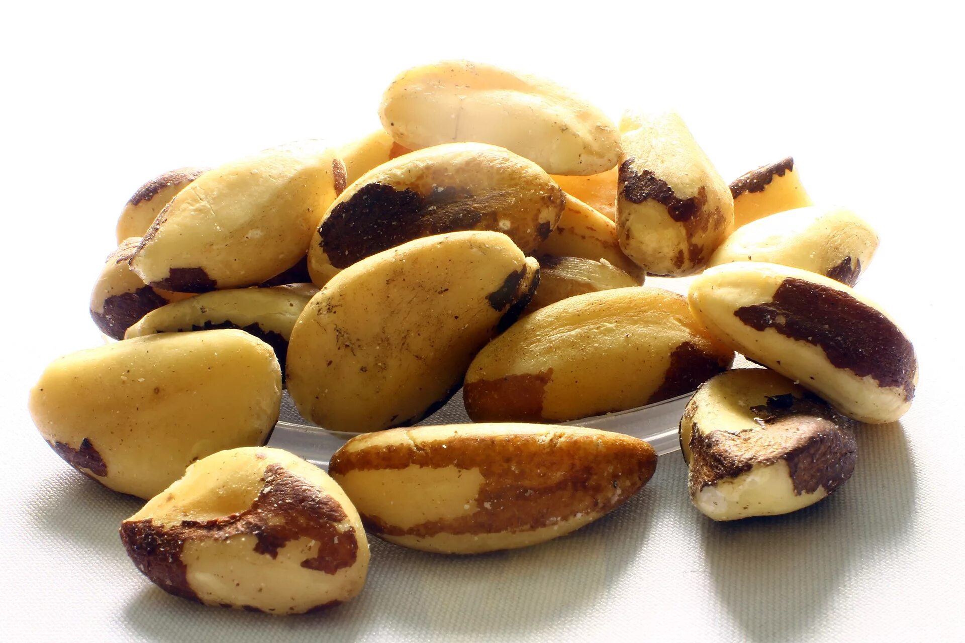Какие орехи есть при диабете. Бразил натс орех. Орех бразильский Миджет. Бразильский грецкий орех. Мадагаскарский орех.
