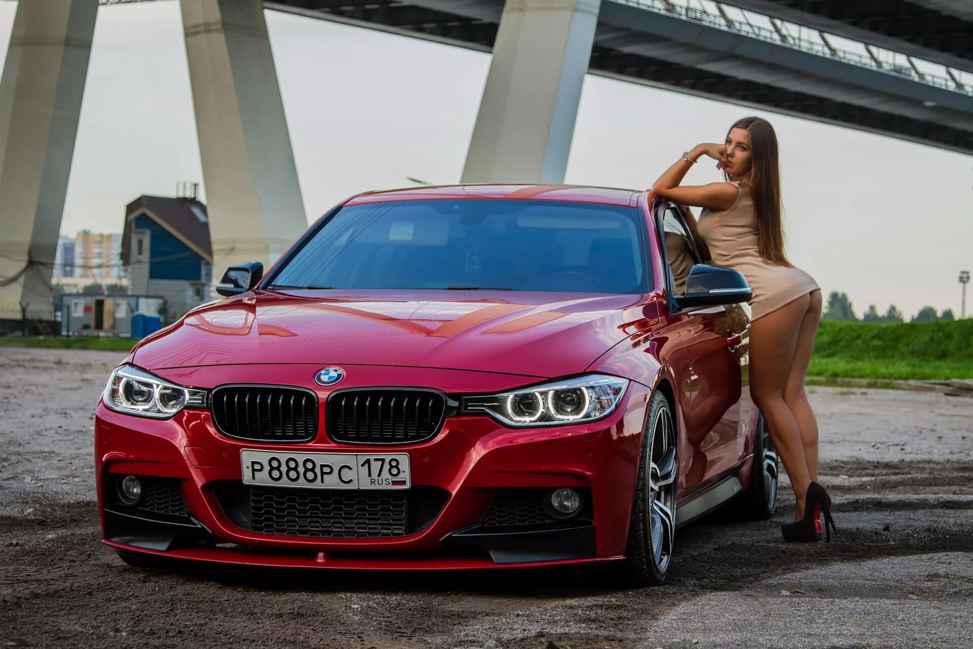 Бмв м5 е39. Bmw е39 и девушки. Машины е девушки. Бмв м5 красная. Bmw m5 e39 девушка.