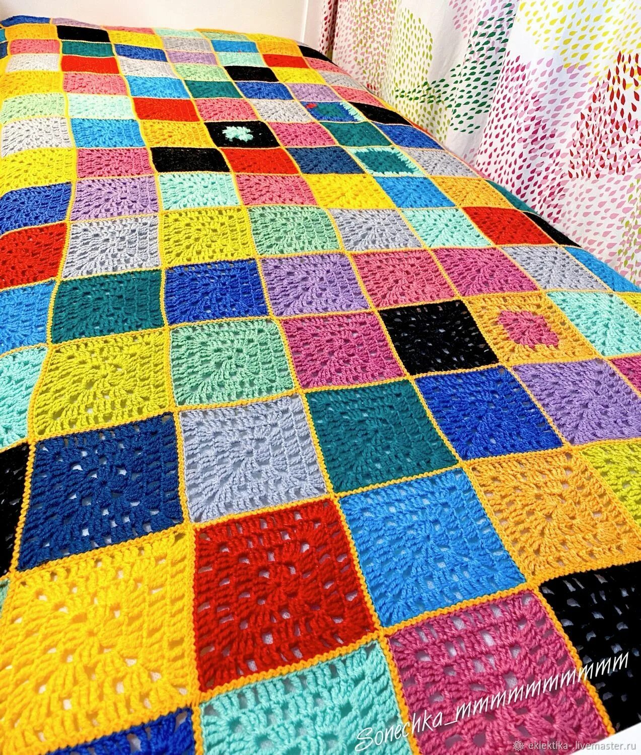 Необычный вязаный плед. Уют. Плед в стиле бохо. Стильный плед. Покрывало в бирюзовых тонах.