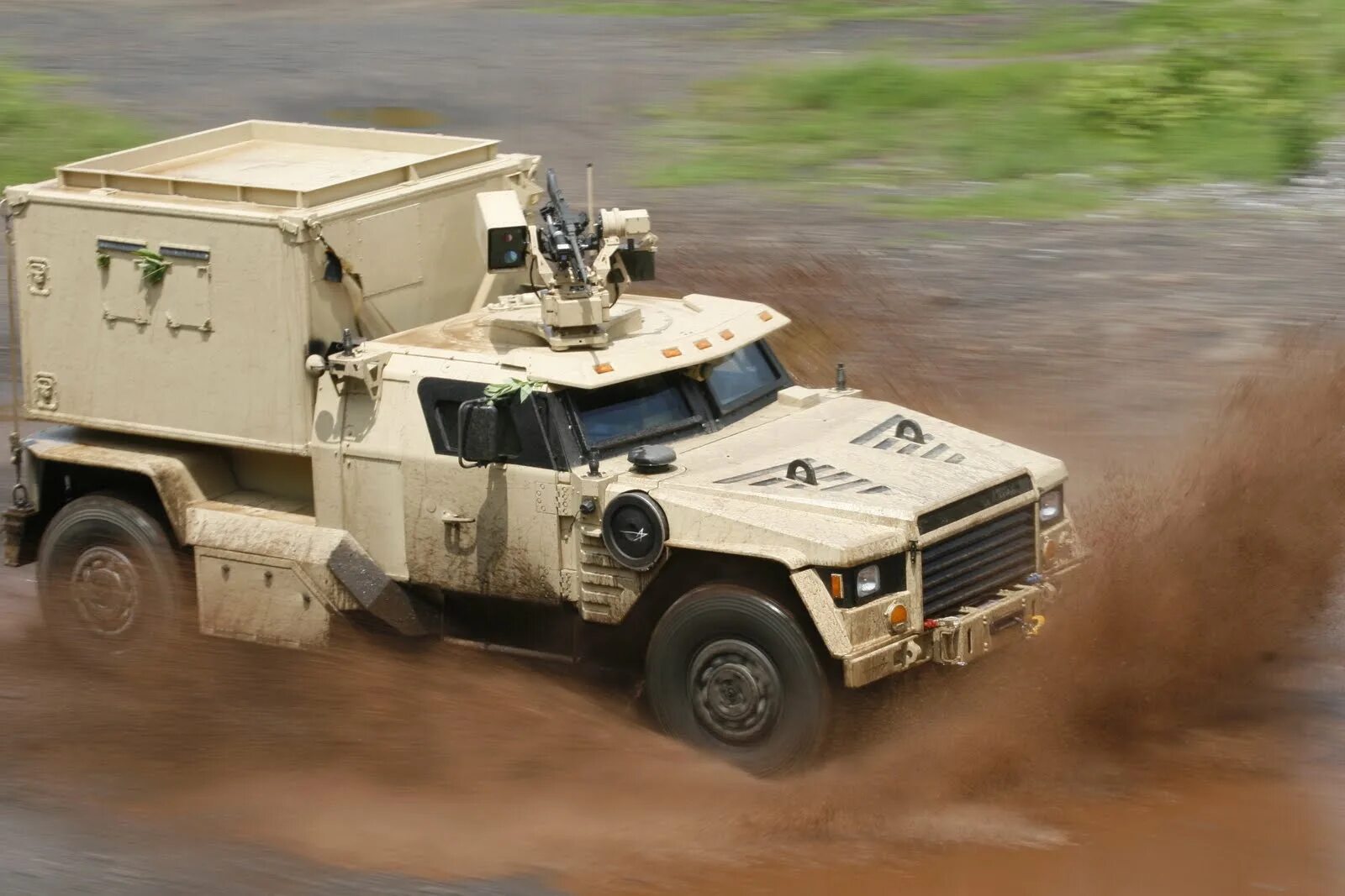 Машины нато. JLTV (Joint Light Tactical vehicle). JLTV бронеавтомобиль. Броневик HMMWV JLTV. Броневик Ошкош.