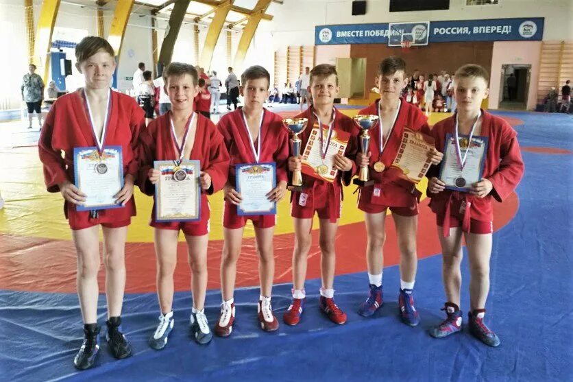 Тренер самбо суздаль. Самбо суздаль. Мохсоголлох боевое самбо. Гришаев выкса самбо. Чемпионат.