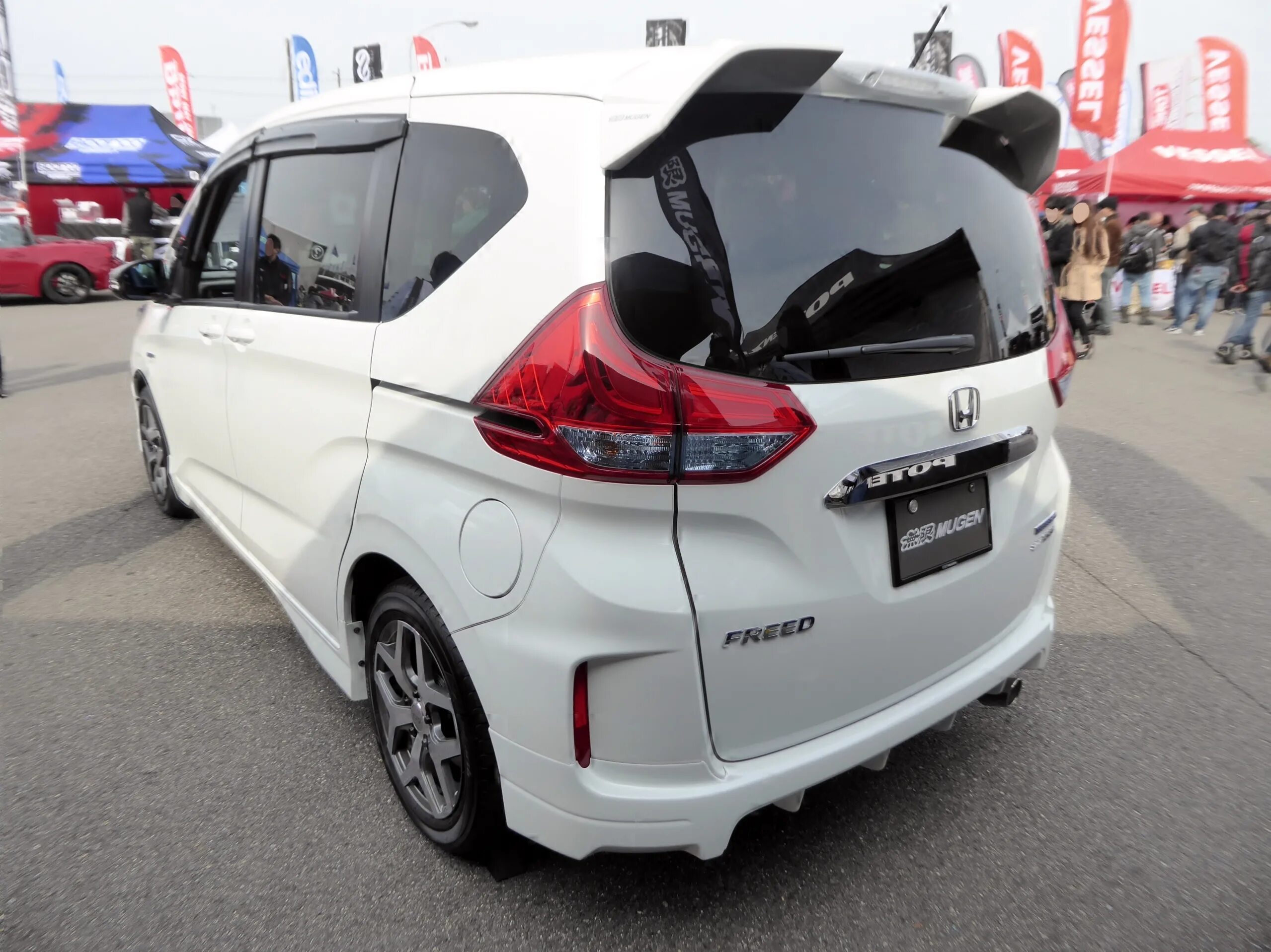 Хонда спайк 2010 года дефлектор. Спойлер mugen honda freed spike. Honda freed spike спойлер. Honda freed 2010 передний спойлер. Спойлер freed.