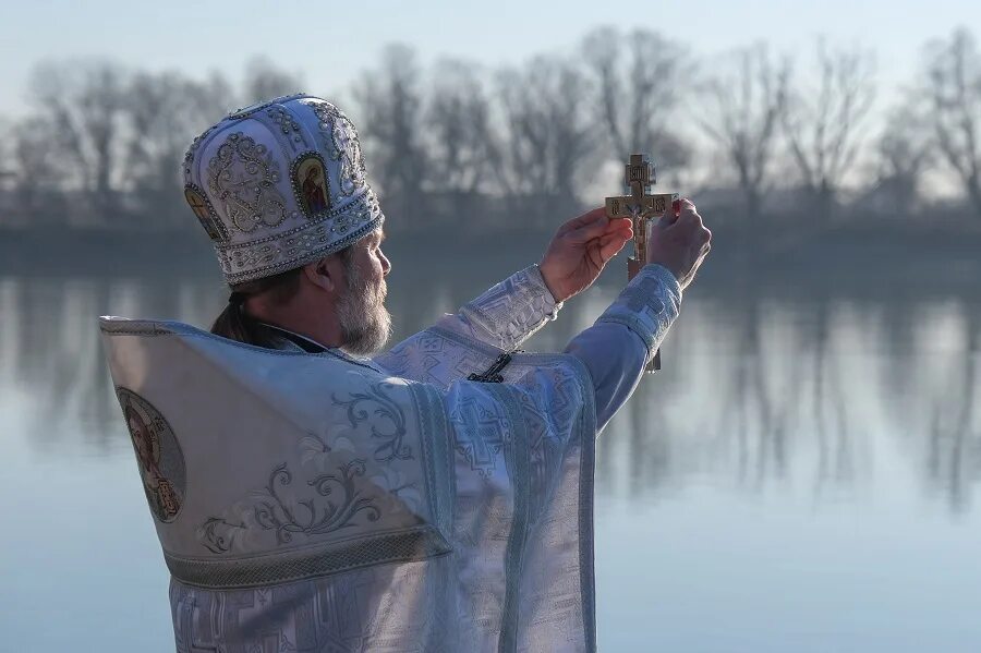 Купание в сочи. Крещенские купания в сочи. Крещение в сочи. Крещенские купания в сочи. Крещение сочи.