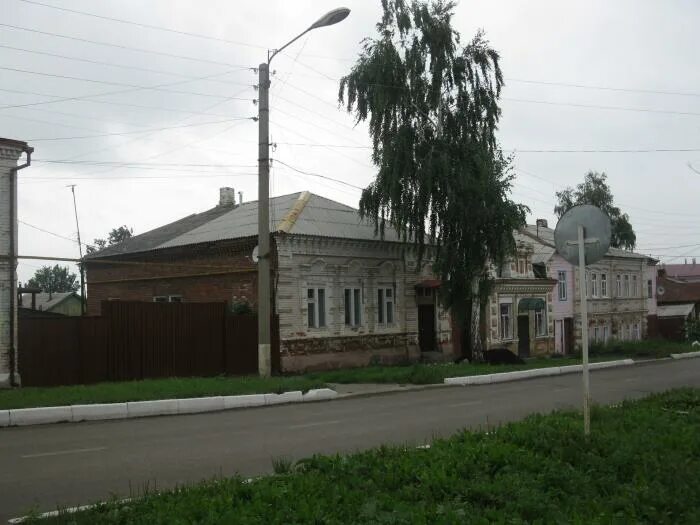 Алатырь ул горького дс 3. Алатырь 18. Алатырь фото. Алатырь спуск жуковского старые фото. Вокзал алатырь.