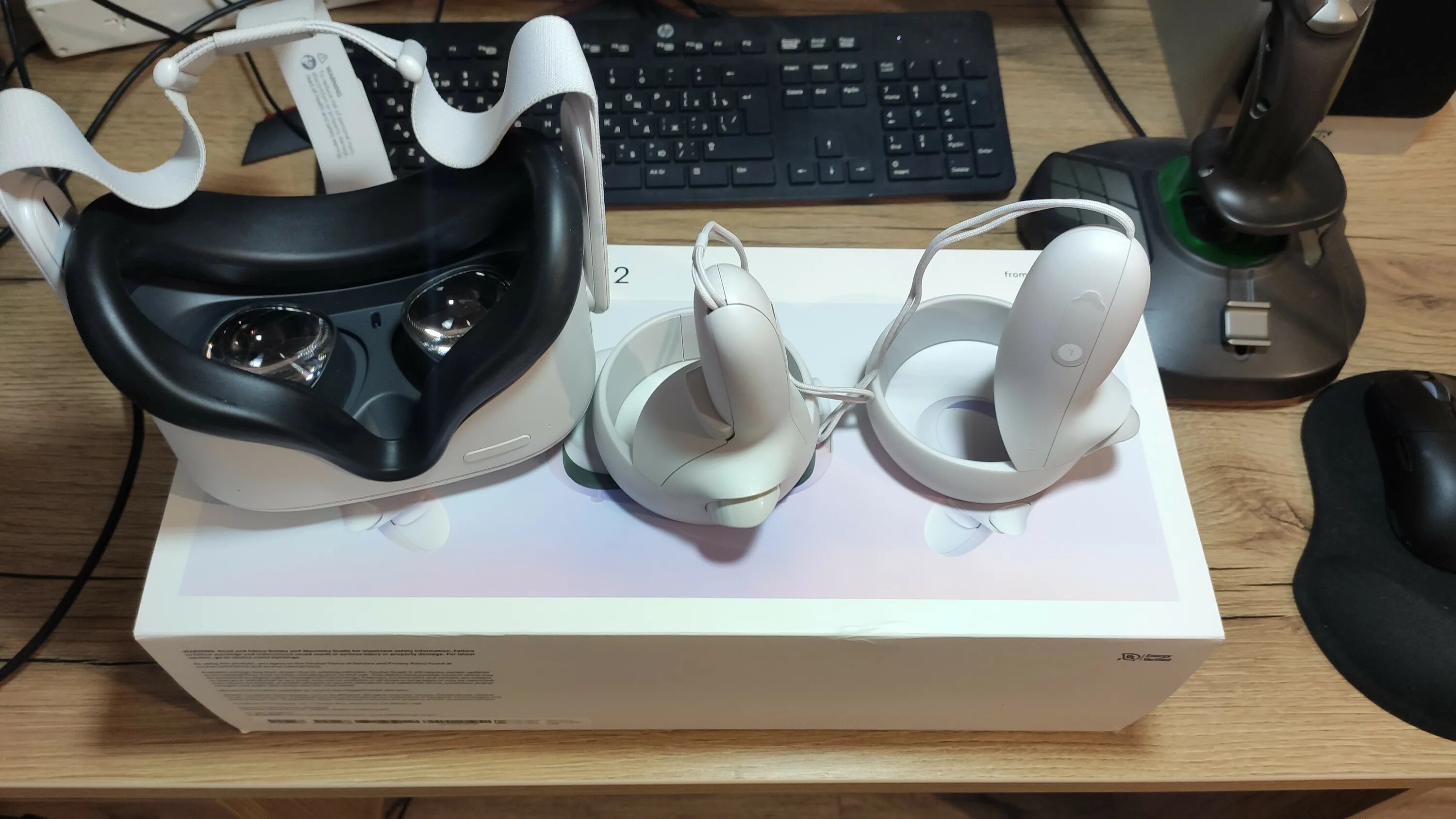 Pico или oculus quest 3. Oculus quest 2 128gb. шлем vr oculus quest 2 - 128 gb. vr шлем окулус квест 2. oculus quest 2 блок питания.