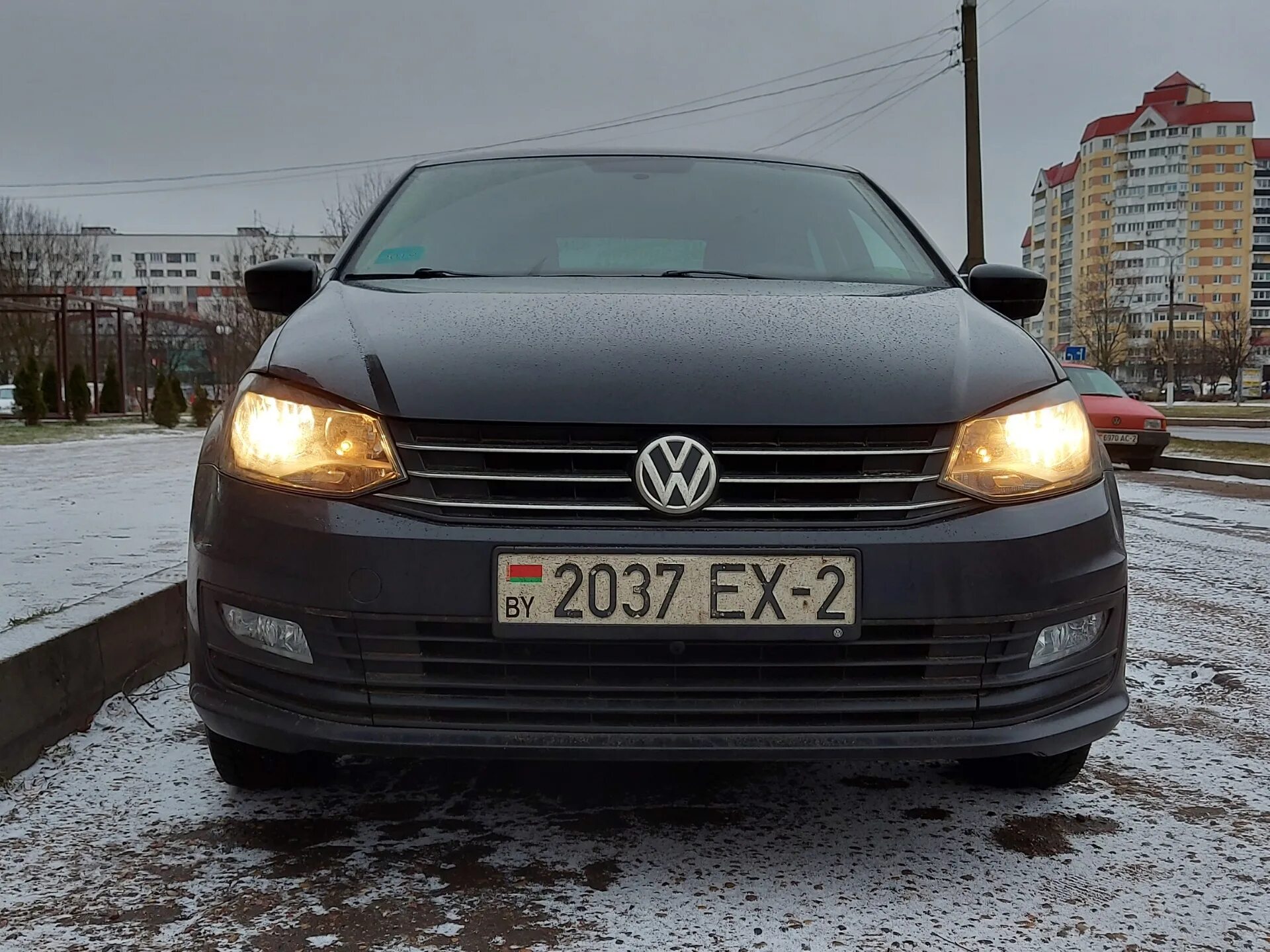 Vw polo лампочки. Лампы h7на поло седан. Volkswagen Polo Ближний. H7 VW Polo led. Лампа ближнего света поло седан 2019.