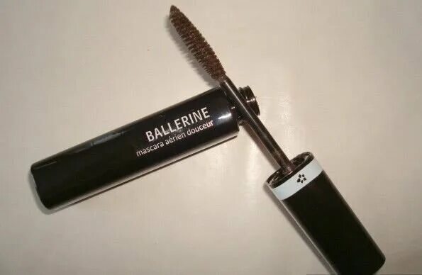 тушь с эффектом натуральных естественных ресниц. туши с эффектом естественных ресниц. Filigrane mascara effect тушь. тушь для естественных ресниц. чисто карие глаза.