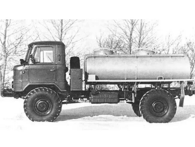 700. 8. авц 1. уаз 915б. газ 66 армейский.