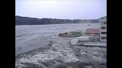 Цунами видео очевидца