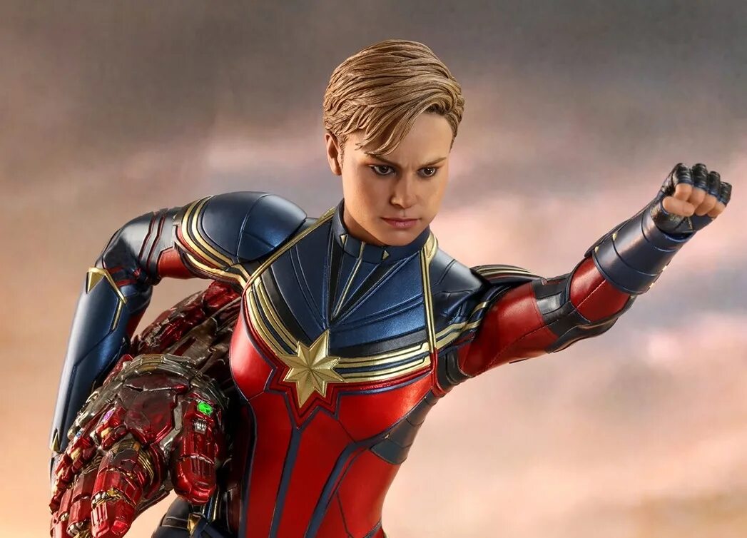 Мстители Капитан Марвел. Hot Toys Avengers Endgame Captain Marvel. Hot Toys Капитан Марвел. Капитан Марвел 1. Митчелл капитан марвел