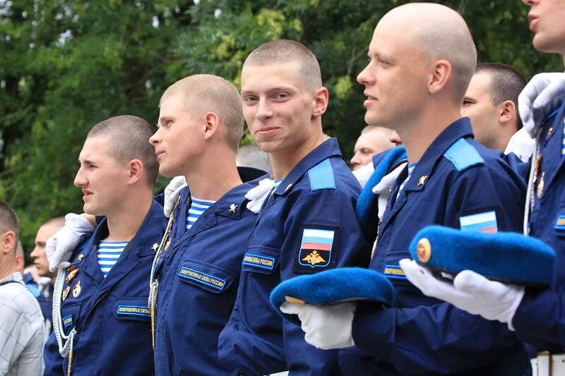 2 августа 2019 1006. Псков вдв 2 августа. парад вдв псков 2025 2 августа. псков десантники. форма вдв.