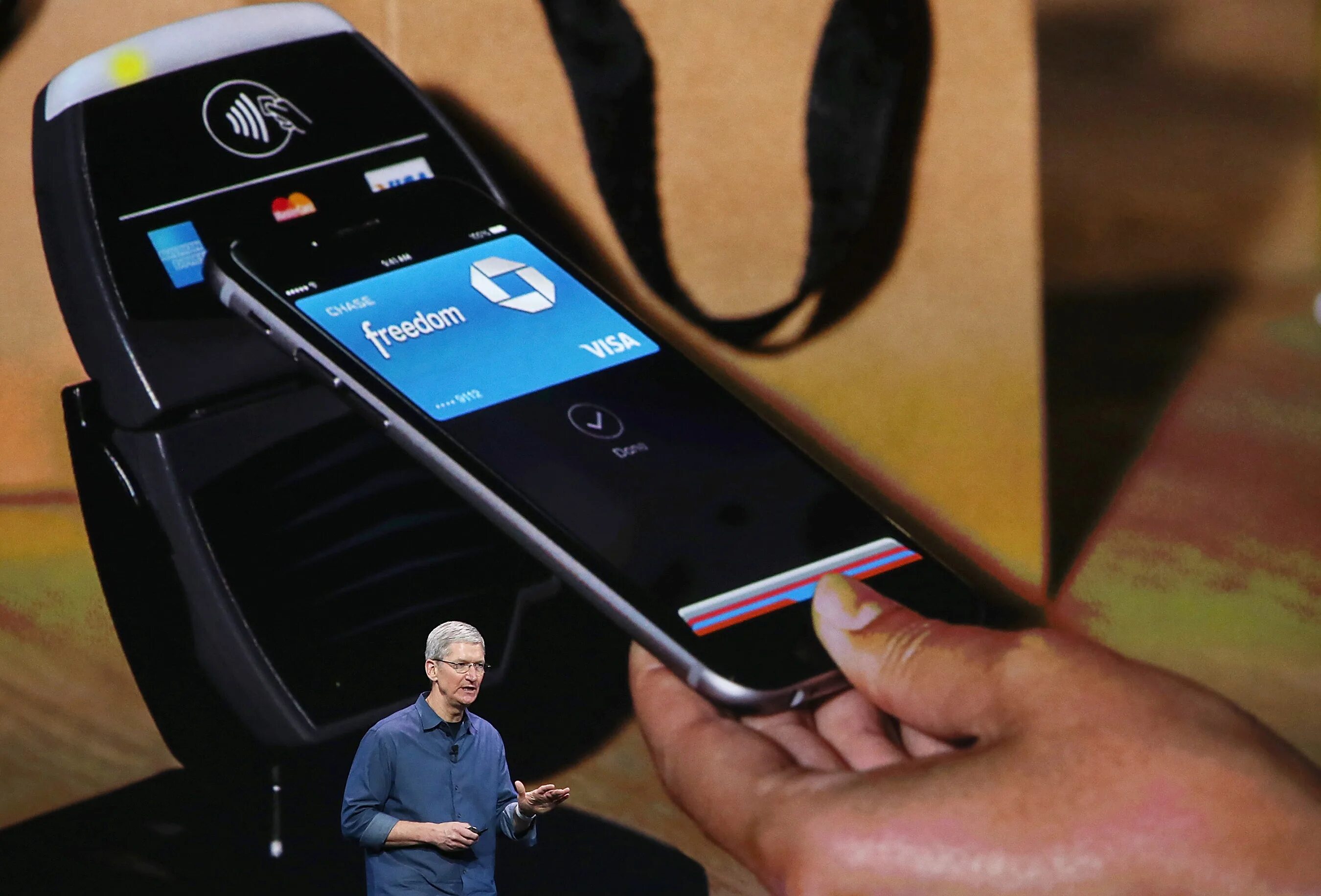 Где apple pay. Apple pay. эпл пей в реклама.