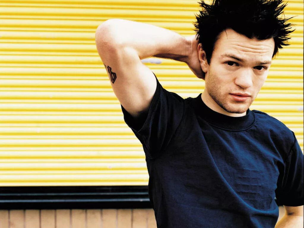 Дерик уибли. Sum 41 солист. дерик джейсон уибли. sum 41 дерик уибли.