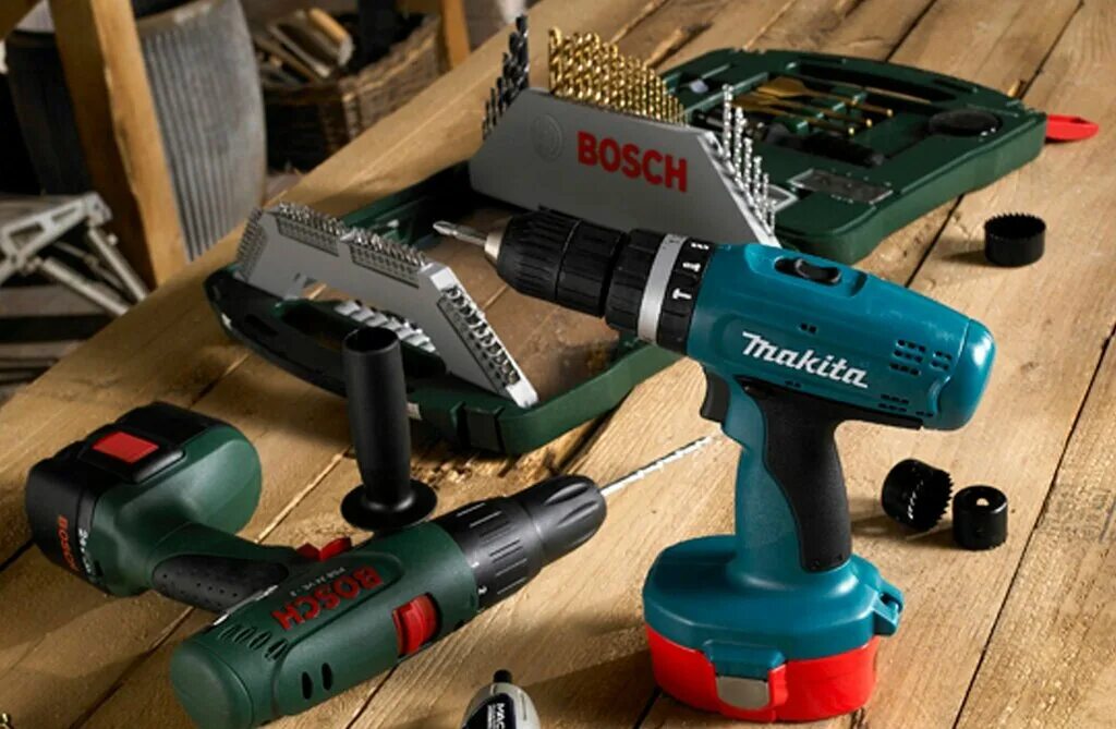 Электрические инструменты примеры. Makita lxt1500 18-volt lxt lithium-ion cordless 15-piece combo kit. Einhell набор. Электроинструмент на стройке. Электрические инструменты примеры.