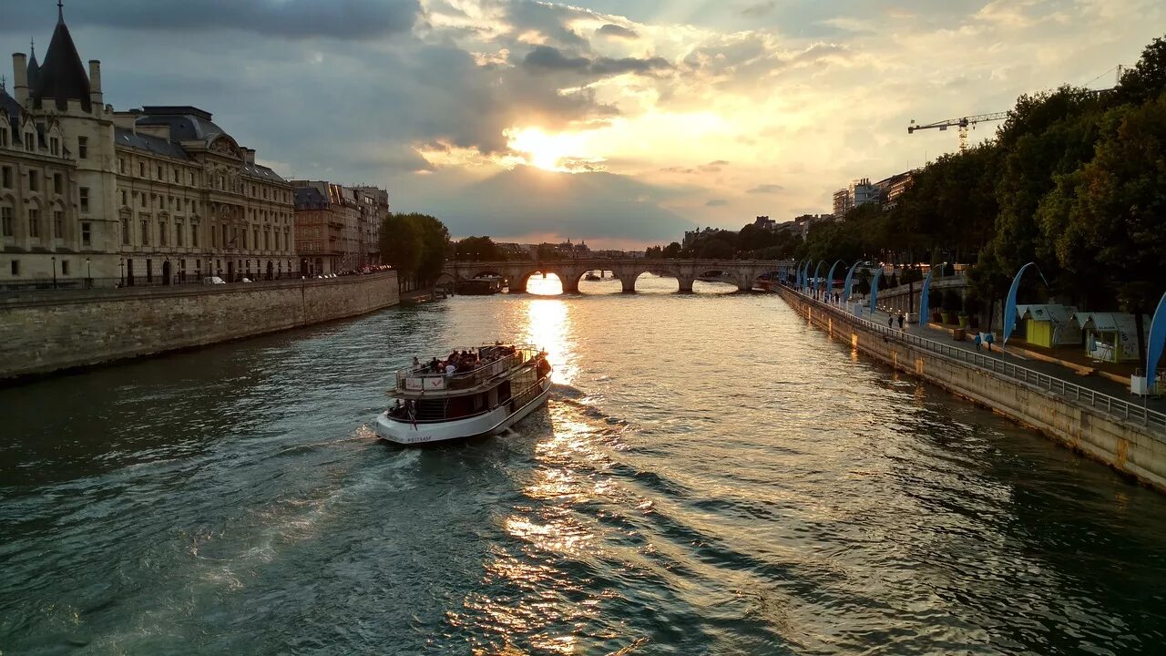 Seine река во Франции. Река сена в Париже. Река сена во Франции. Сена (река) реки Франции. Речка сена