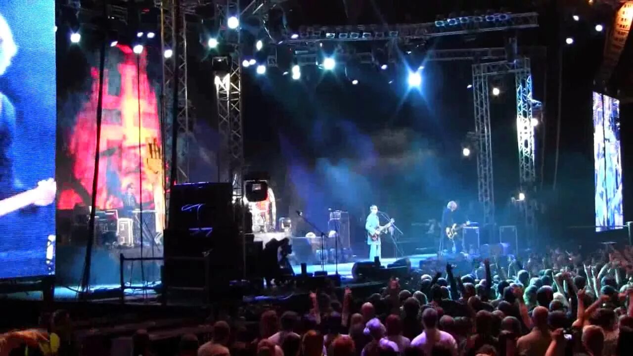 Пикник юбилейный концерт. Пикник - Юбилейный концерт «30 световых лет» (Ледовый СПБ, Live 2011). Пикник "говорит и показывает". Пикник говорит и показывает видеоряд.