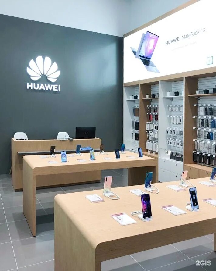 Хуавей store. Huawei магазин. Фирменный магазин Huawei. Фирменный магазин Хуавей. Витрины Huawei.