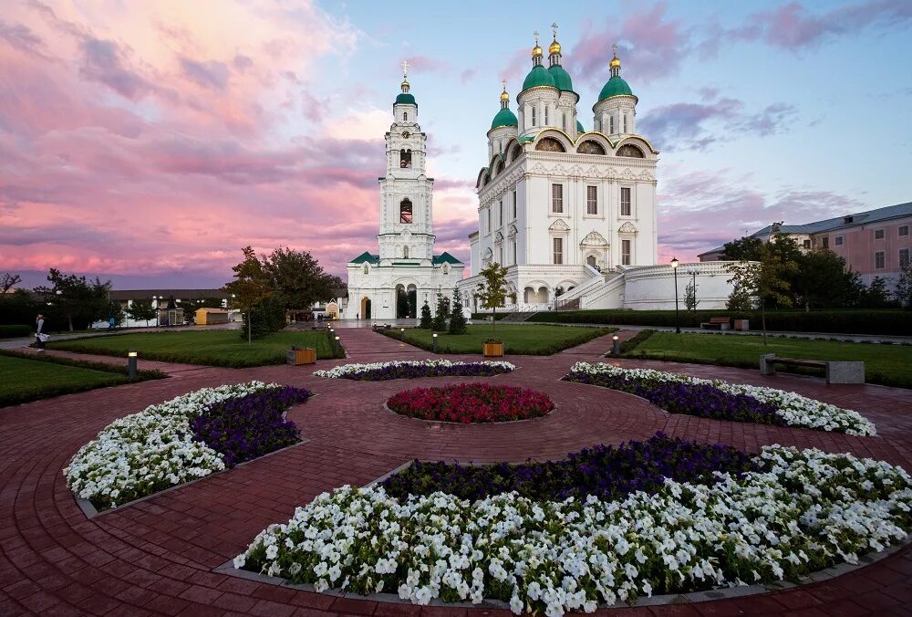 Астраханский Кремль Астрахань. Астрахань Кремль достопримечательности. Городской округ город Астрахань достопримечательности. Дворец бракосочетания Астрахань. Военные города астраханской области