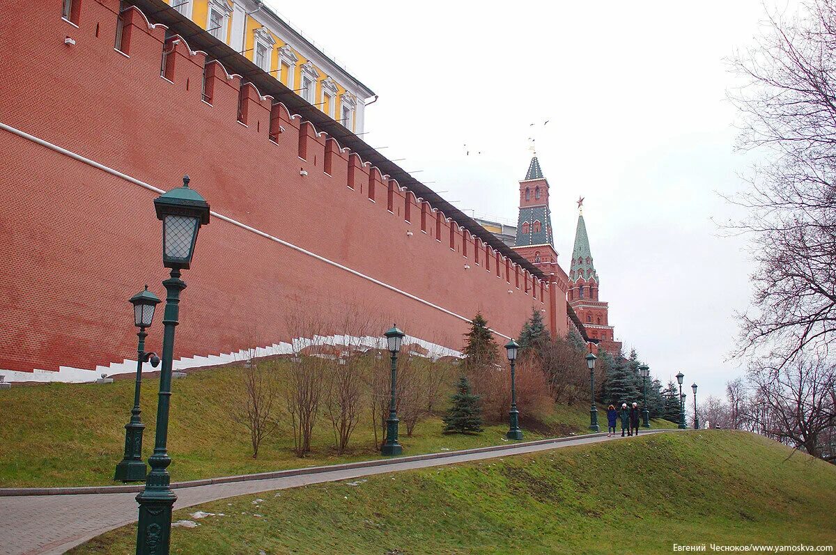 Московский Кремль Звездная крепость. Троицкая башня Московского Кремля. Алевизов ров Московского Кремля. Троицкая башня Московского Кремля (1495 т., Алевиз (Алойзио) Фрязин). Кремлевская крепость