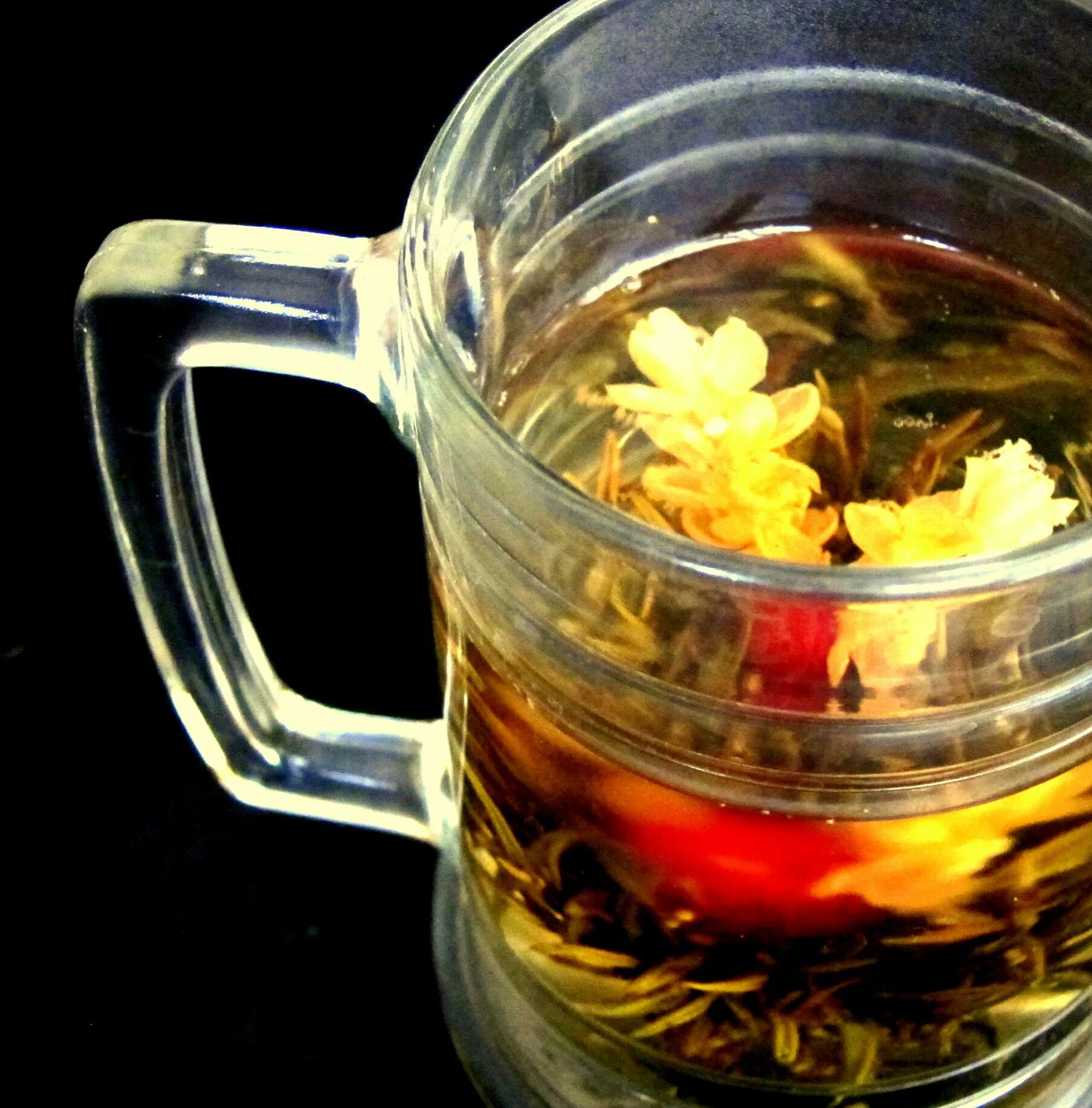 Зеленый чай цветок распускается. Цветочный чай. Связанный чай. Чай цветок распускается.