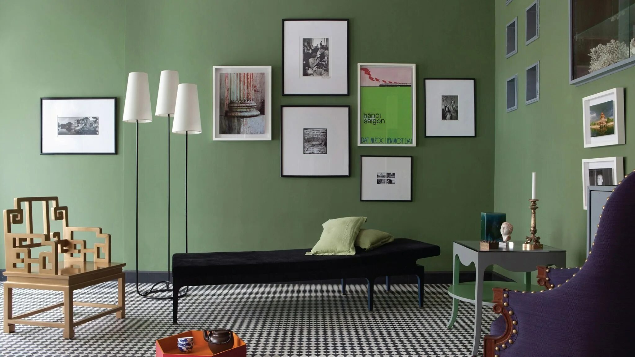 Ral 6003 olive green. Зеленая краска тиккурила. Хедегые стены в интерьера. Оливковый цвет стен. Зеленый цвет стен в интерьере.