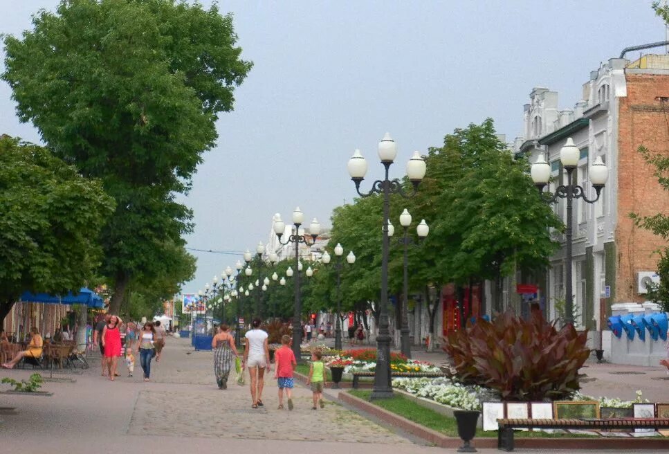 Ейск фото. Город Ейск Краснодарский край. Курортный городок Ейск. Ейск Ейск Краснодарский край. Ейск Центральная улица города.