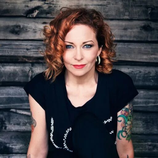 Anneke van. Anneke van giersbergen фигура. annique gottler. anneke jane. anneke официальный сайт.