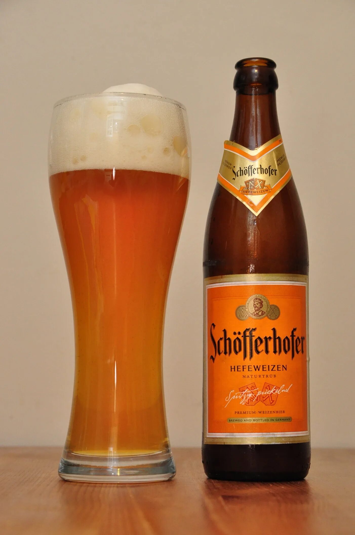 Шофер хофер. Шофферхофер Хефевайзен. Пиво Schofferhofer Hefeweizen. Пиво Schofferhofer Hefeweizen, 0.5 л. Пиво Шофферхофер Хефевайзен ж/б.