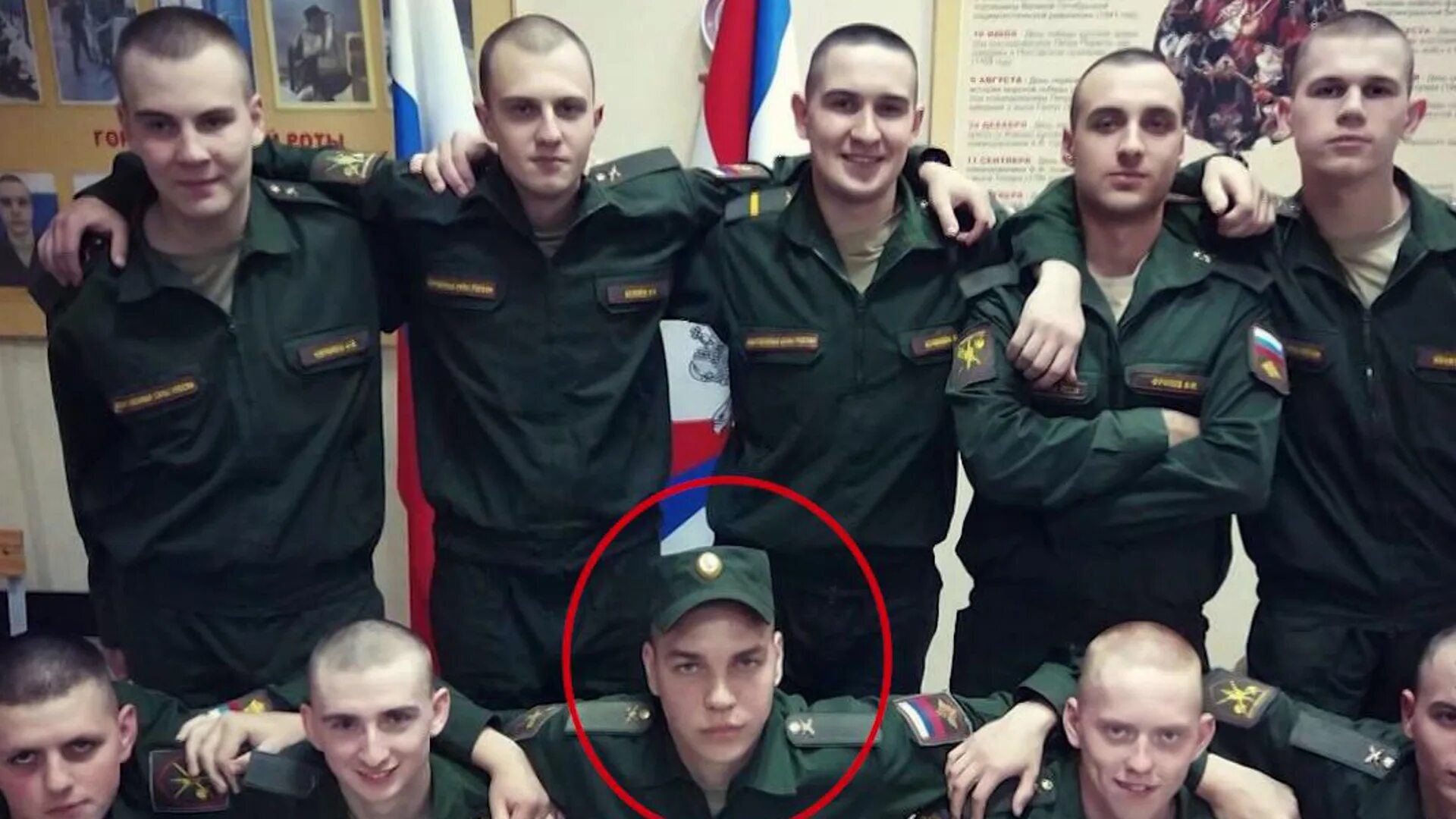 Нападавший в метро. Роман ковалев сейчас 2025. роман ковалёв избитый в метро. роман ковалев сценарист.