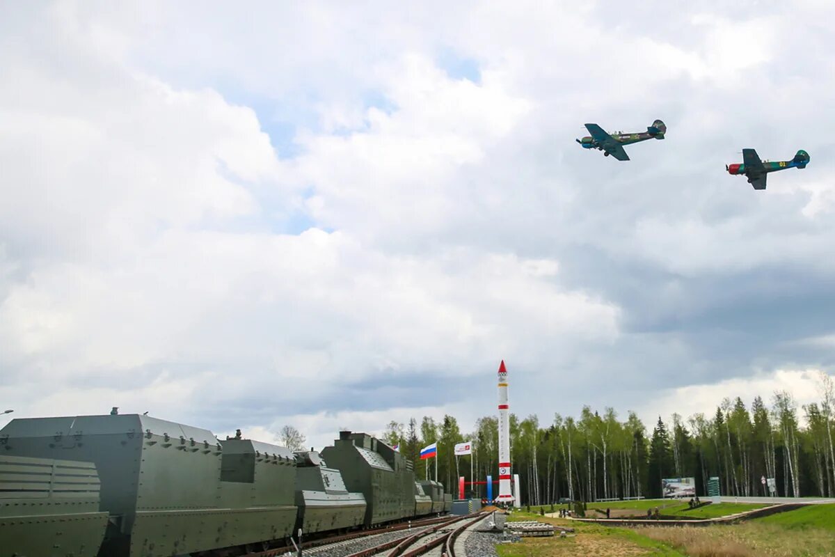 Подмосковный военный. Парк Патриот в Подмосковье Кубинка. Парк Минобороны Патриот. Военный парк Патриот в Кубинке. Военный музей в Подмосковье Патриот.