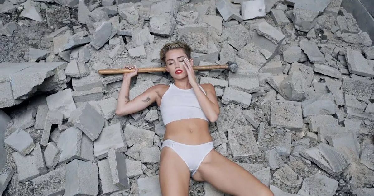 Wrecking ball минус