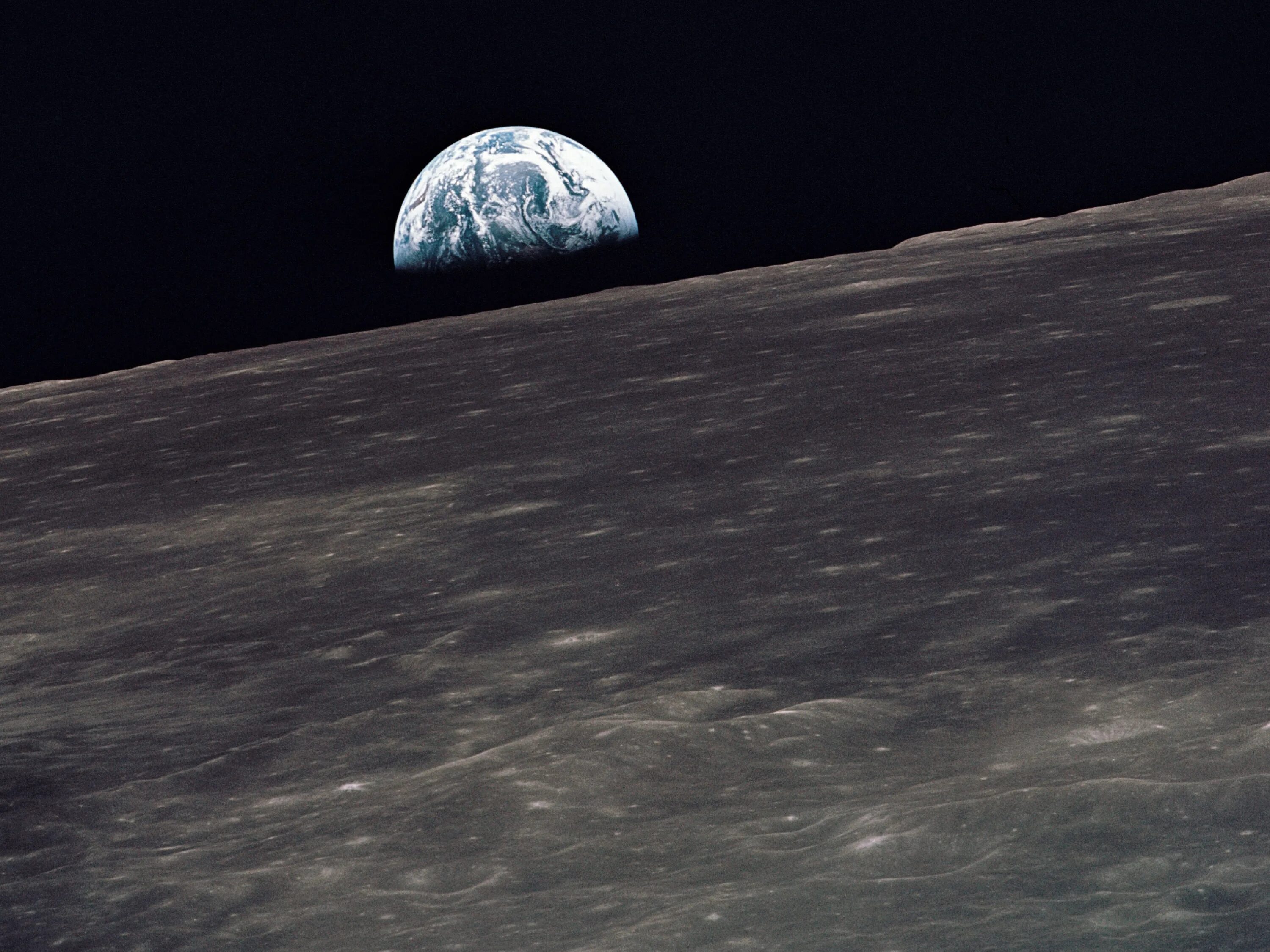 Какие животные облетели луну. Восход земли Уильям Андерс 1968. Вид земли с Луны. Луна и земля. Снимки земли с Луны.