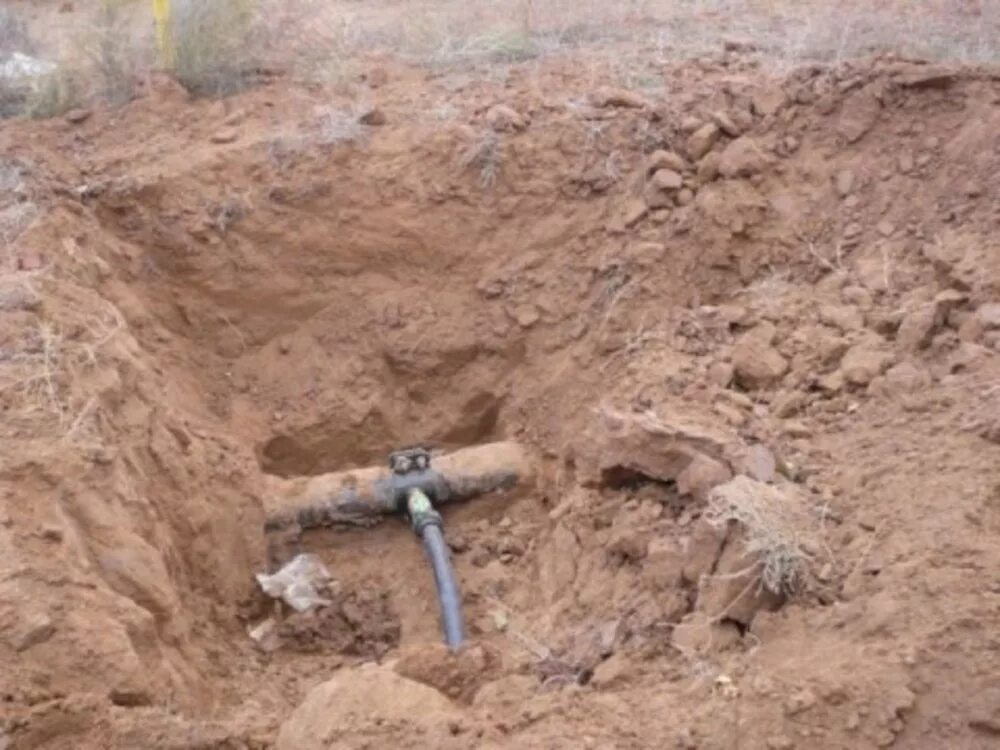 Несанкционированная врезка. Незаконная врезка в водопровод. врезка в нефтепровод. незаконная врезка в газопровод. несанкционированная врезка в нефтепровод.