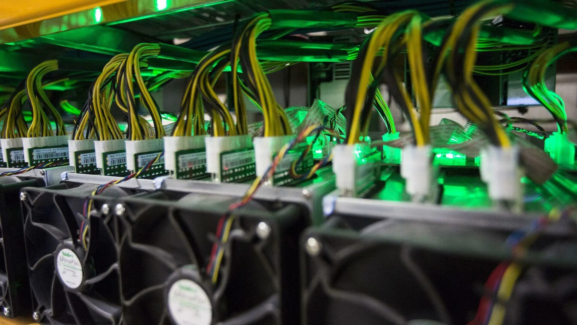 Майнеры закрываются. Asic майнинг процессор. Майнеры закрываются. Майнеры закрываются. Майнинг ферма 4090.