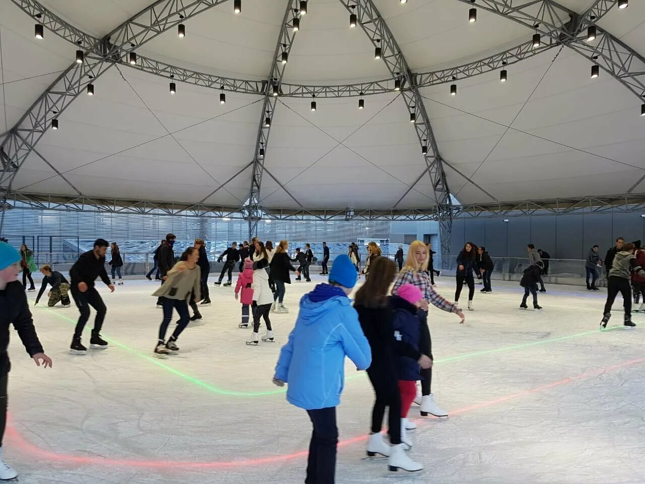 Минск каток немига. Калининград улица тельмана 3 юность. Губернаторский каток тула. Минск каток дворец спорта. Каток в туле на площади.