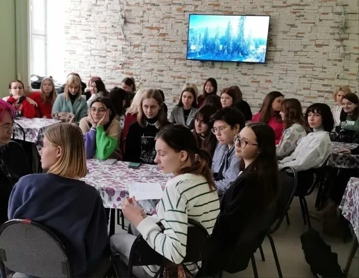 Ressamliq. Rus kursu 1000. 220 лет министерству юстиции. Rus kursu 1000. Kurs loyxa.
